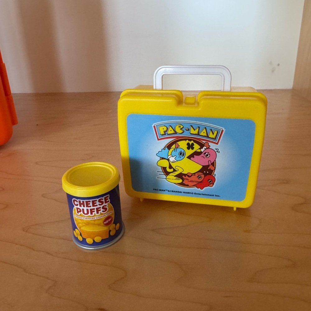 American Girl Doll fridge and Pac Man lunch box and contents - Picture 3 of 11